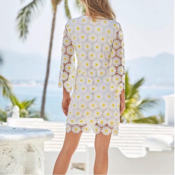 ๐ป๐ฆHOST PICK ๐ปDaisy Lace Tunic Dress White/ Yellow size S and XXS - Picture 3 of 12